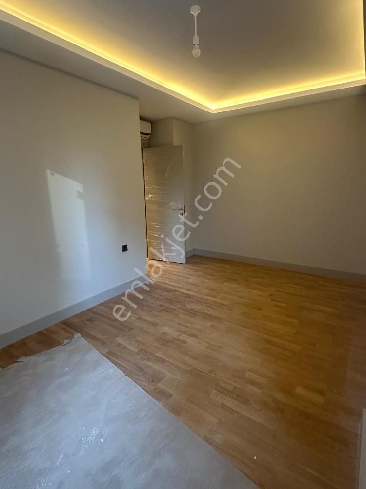 Kalamış Selahattin Pınar Sokakta Sıfır Binada Kiralık 3+1 Daire - Görsel 12