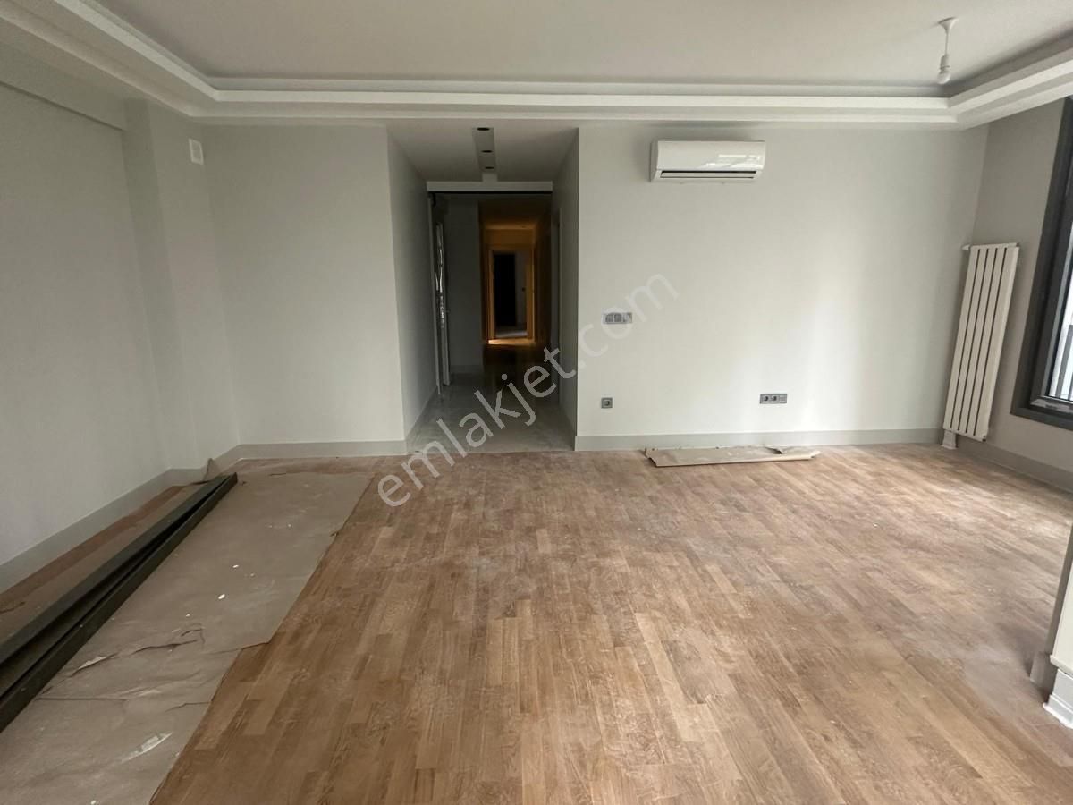 Kalamış Selahattin Pınar Sokakta Sıfır Binada Kiralık 3+1 Daire - Görsel 3