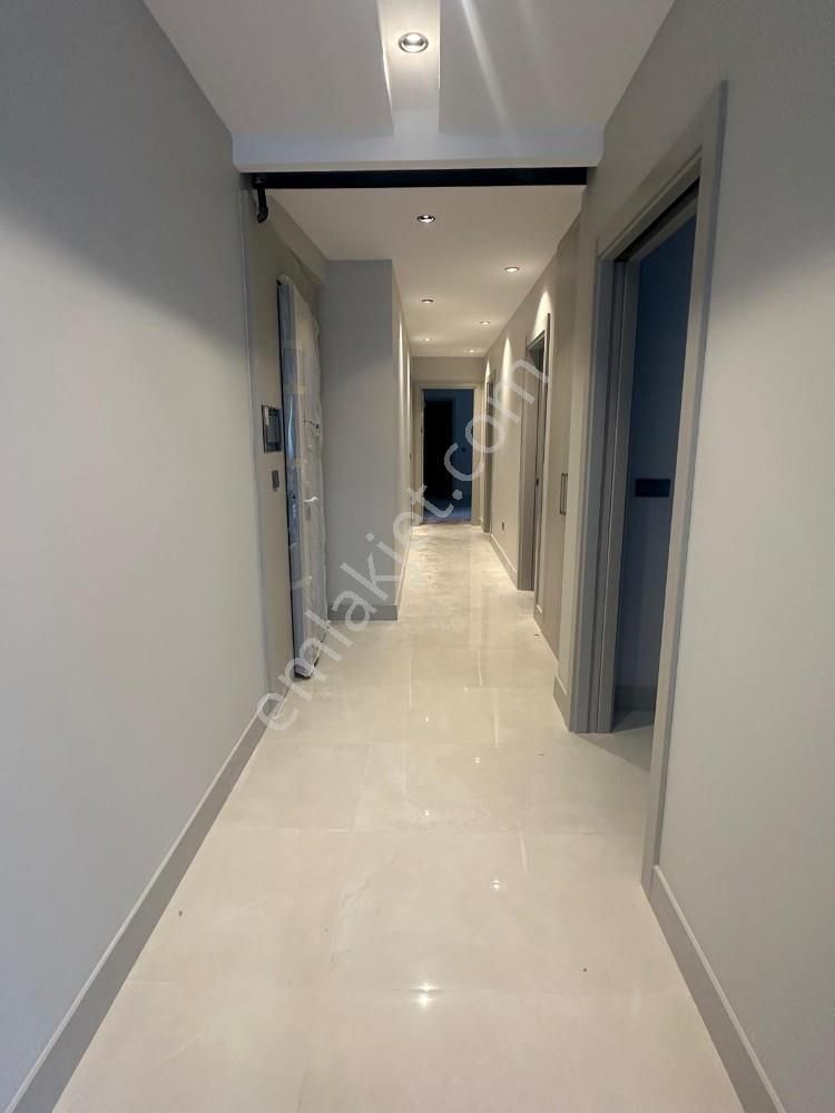 Kalamış Selahattin Pınar Sokakta Sıfır Binada Kiralık 3+1 Daire - Görsel 23