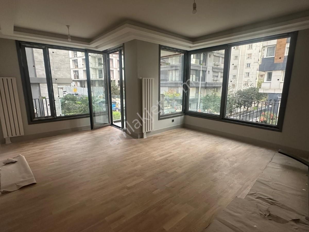 Kalamış Selahattin Pınar Sokakta Sıfır Binada Kiralık 3+1 Daire
