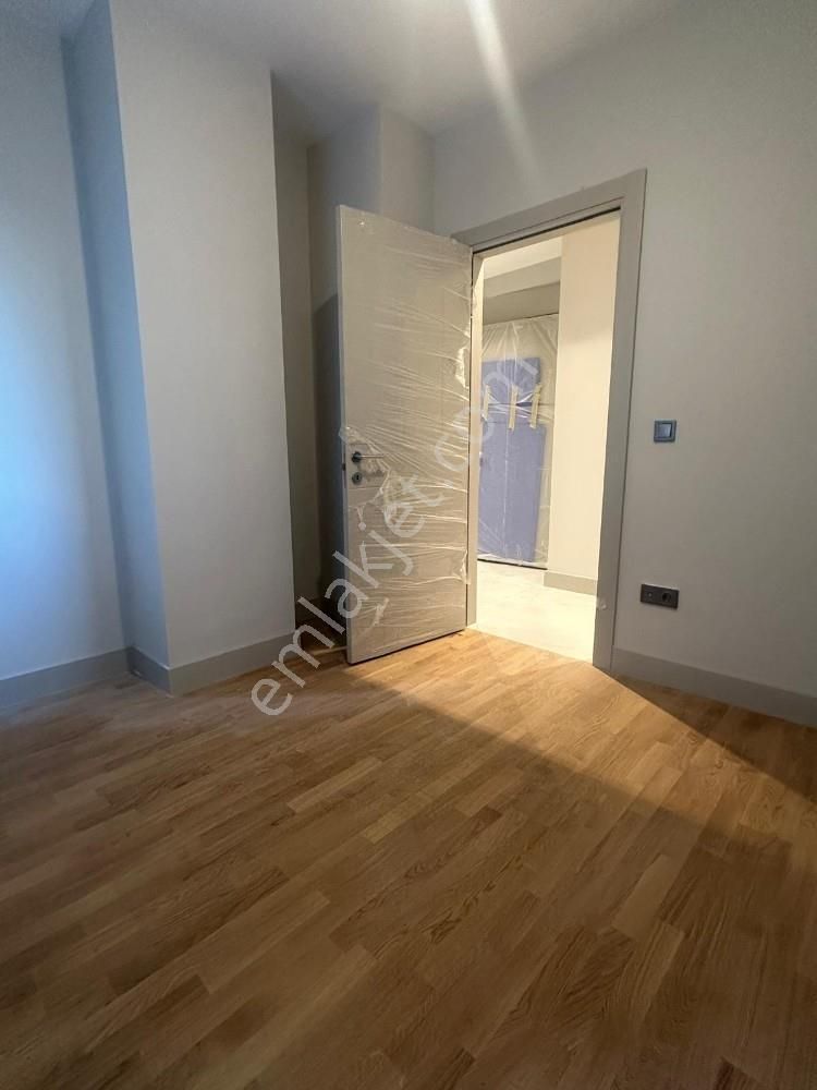 Kalamış Selahattin Pınar Sokakta Sıfır Binada Kiralık 3+1 Daire - Görsel 16