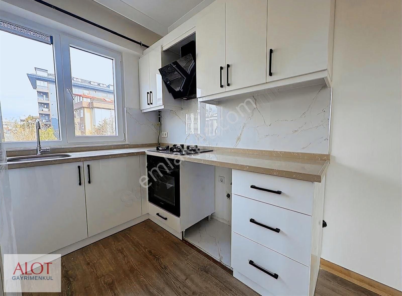 Çengelköyda Kiralık 2+1 Daire - Görsel 2