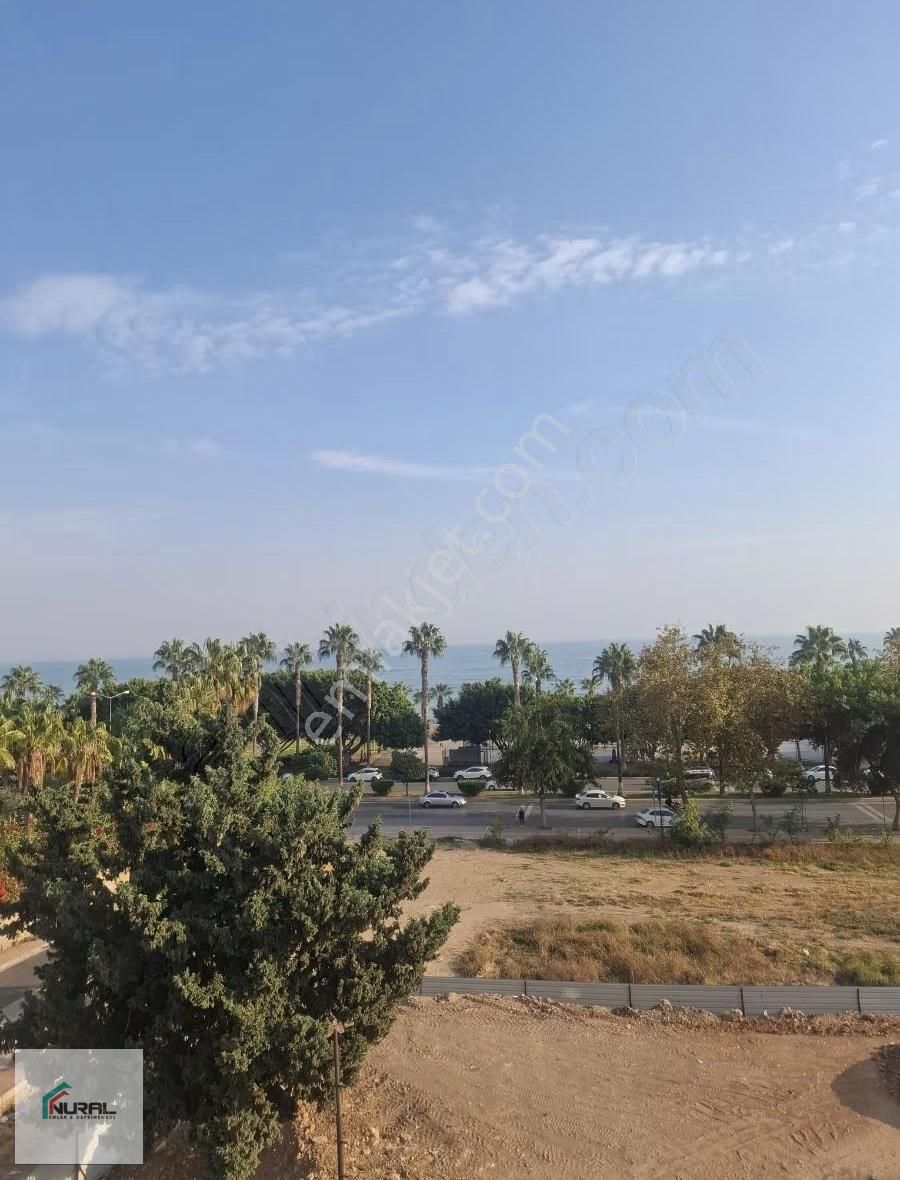 Deniz Manzaralı Sahile Yürüme Mesafesinde 3+1 Satılık Daire