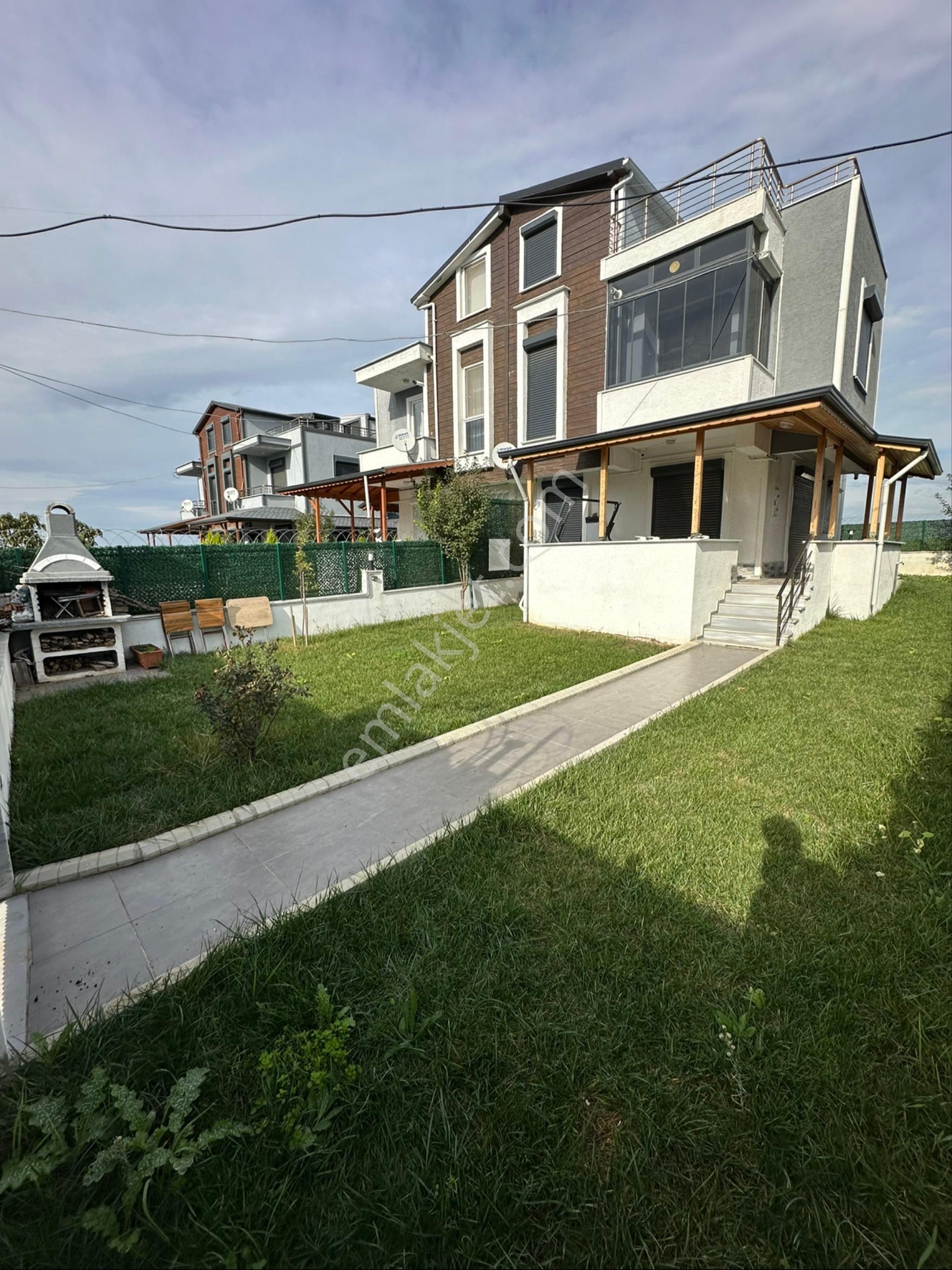 Sahibinden Satılık 5+1 Komple Eşyalı Villa