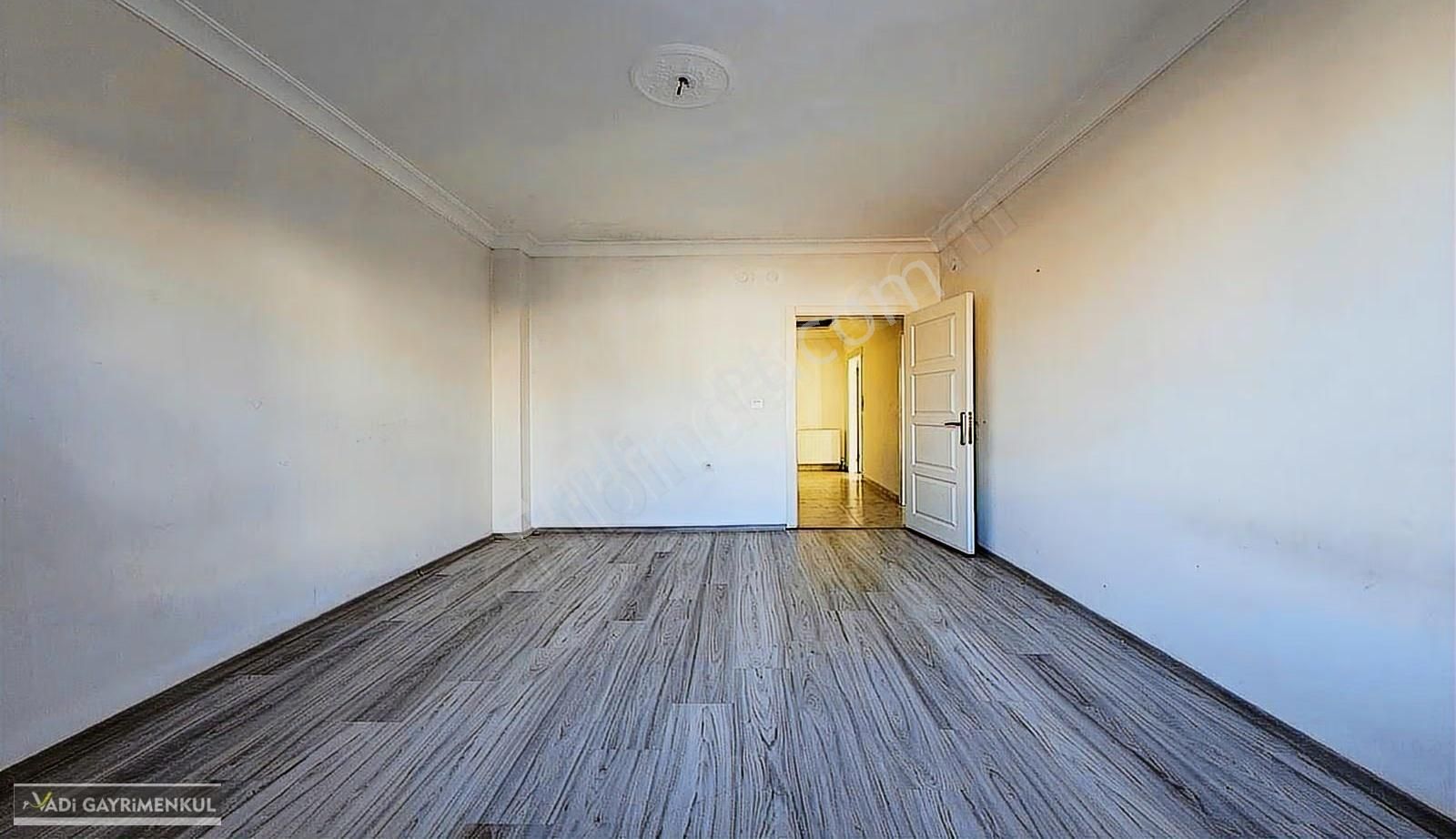 Vadi'den Karakayada Cadde Yakını Katta İskanlı Masrafsız 3+1 ! - Görsel 6