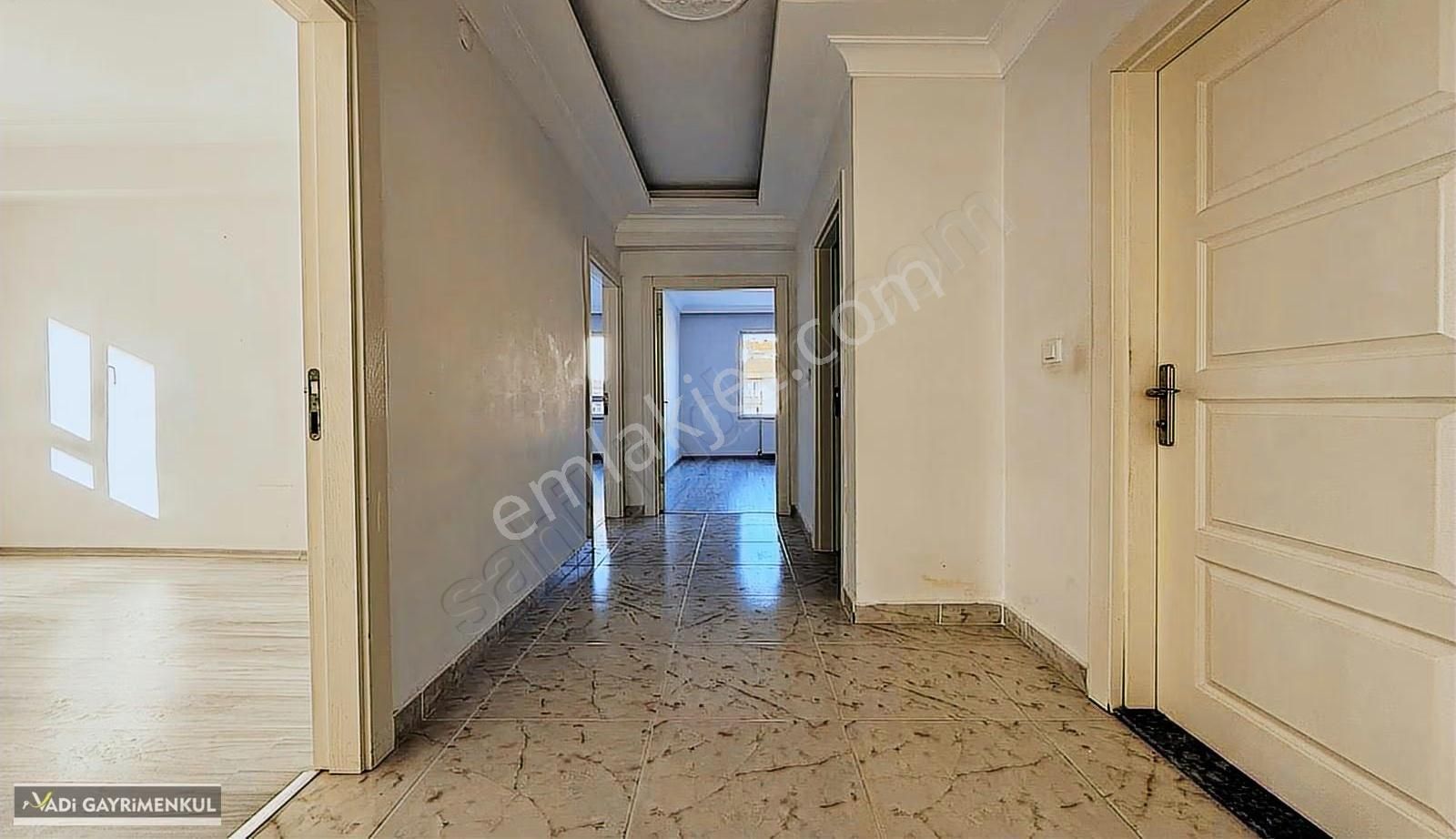 Vadi'den Karakayada Cadde Yakını Katta İskanlı Masrafsız 3+1 ! - Görsel 2