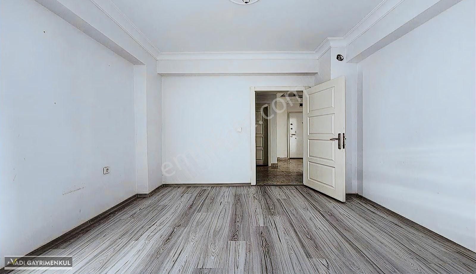 Vadi'den Karakayada Cadde Yakını Katta İskanlı Masrafsız 3+1 ! - Görsel 5