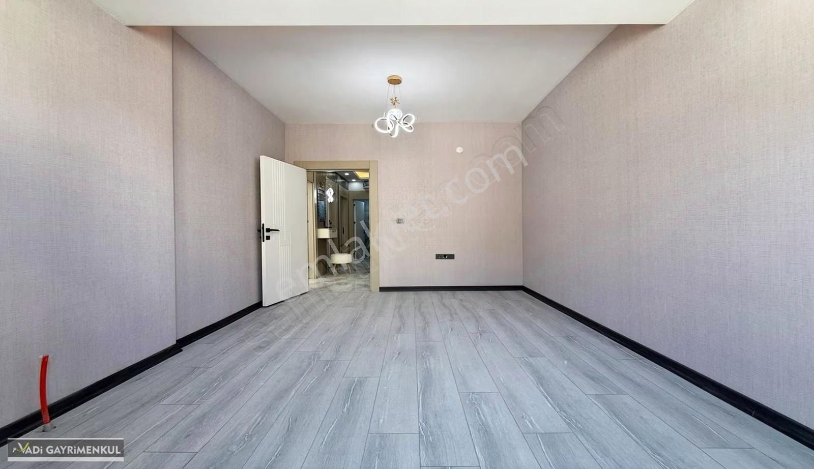 Vadi'den Karakaya- Ultra Lüks- Sıfır- Katta - E. Banyolu - 3+1 ! - Görsel 26