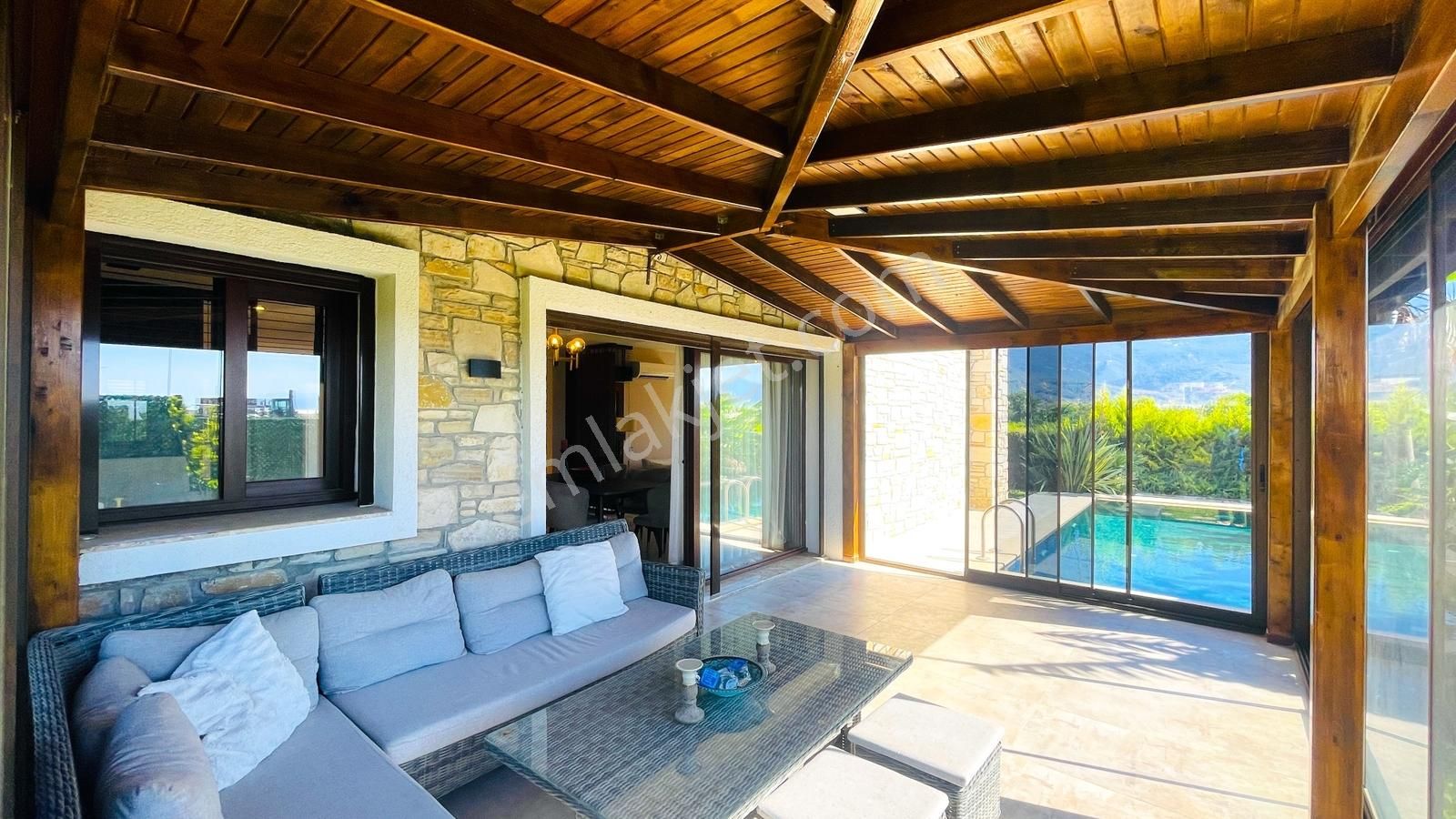 Taş Ev Tutkunlarına Kuşadasında Müstakil, Havuzlu Villa - Görsel 24