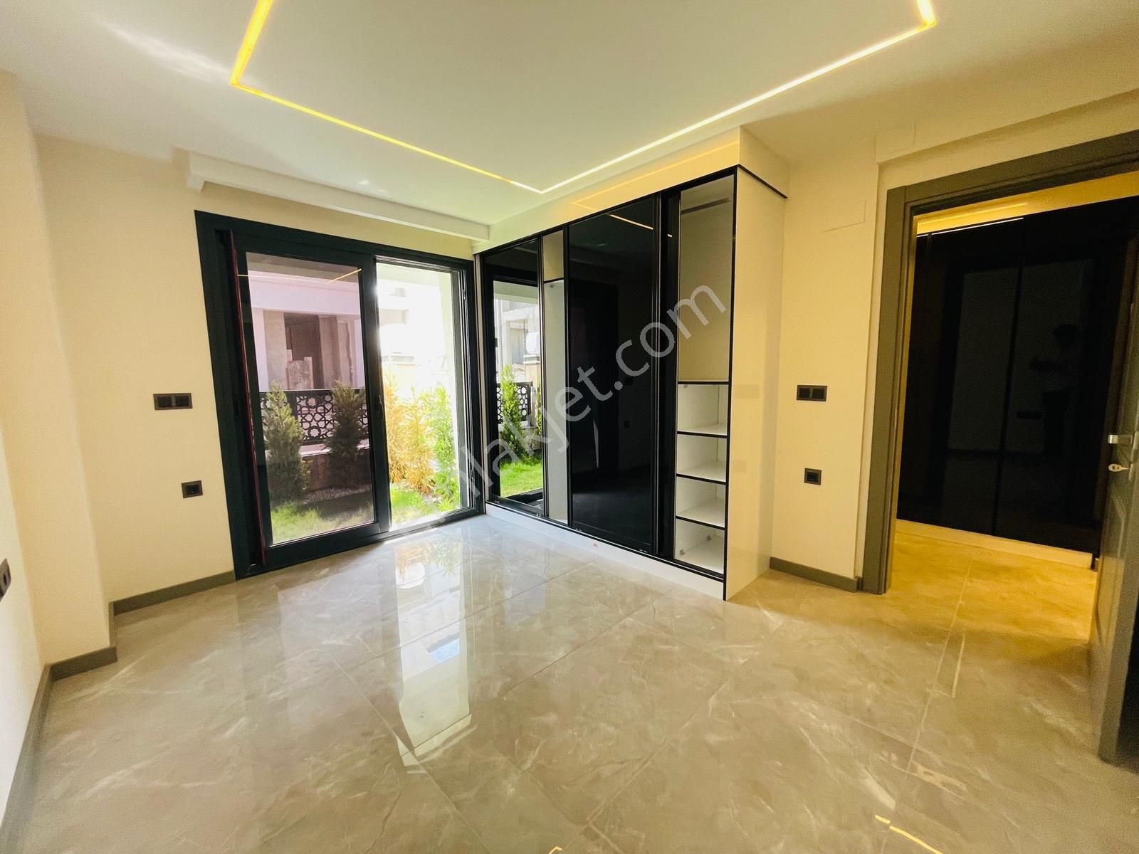 Geceyi Aydınlatan Satılık Villa - Görsel 27