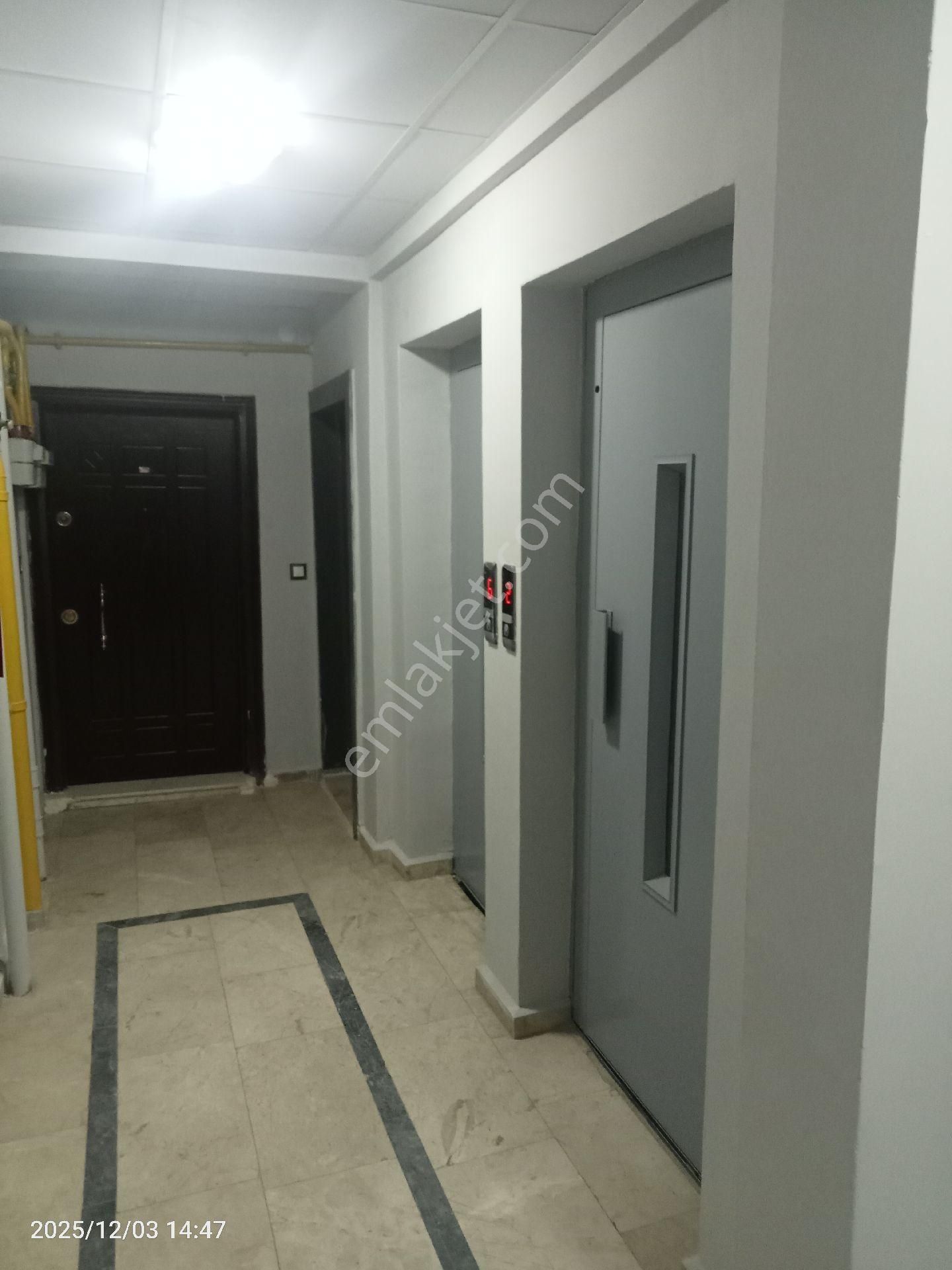 Şehrin Göbeğinde 1+1 Kiralik Daire - Görsel 13