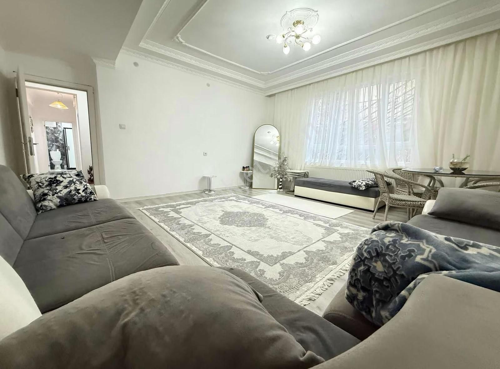 Derman'dan*2+1*yapılı*cadde Üzerinde*bahçe Katı*95m2*