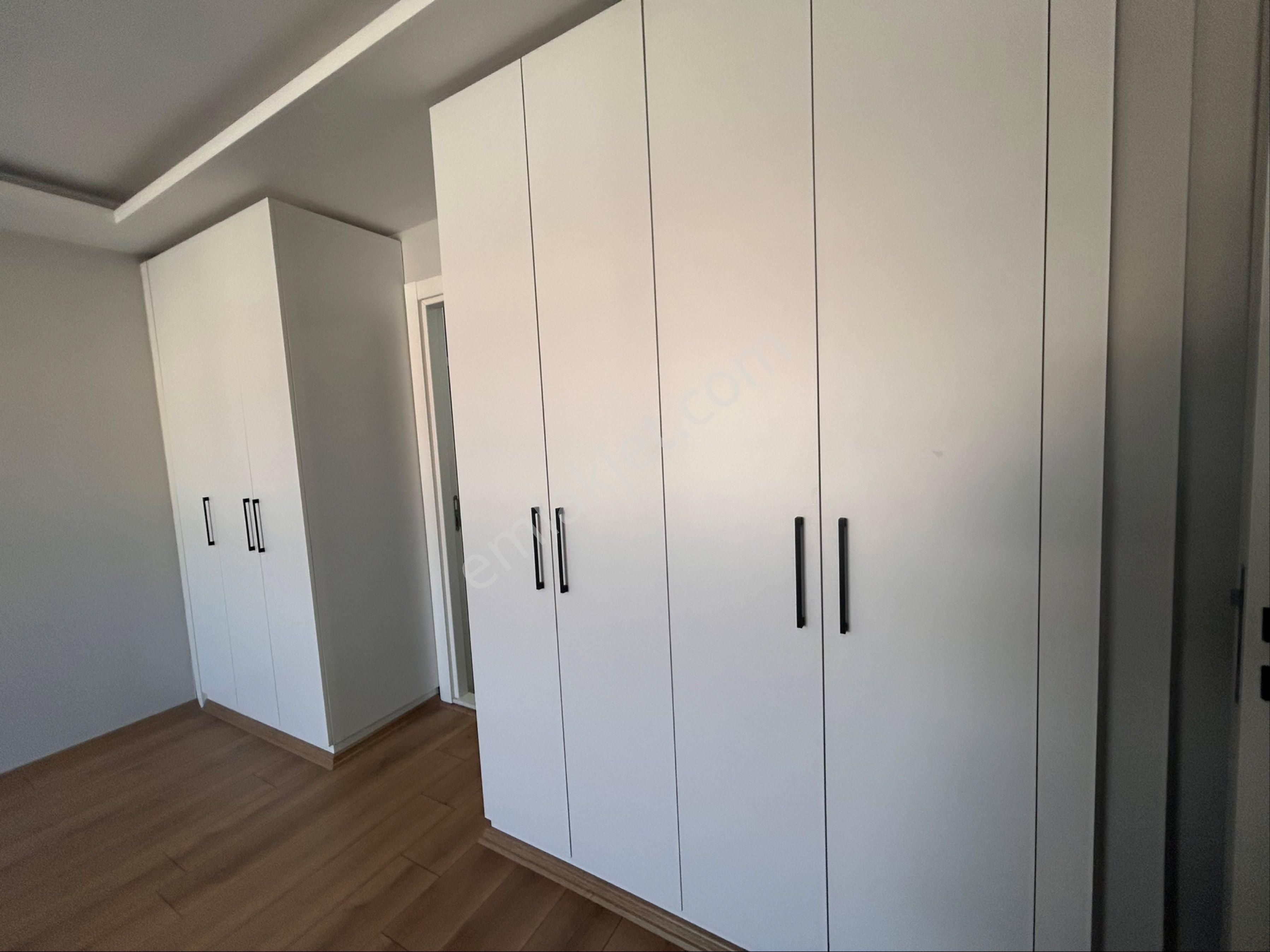 İzban Tramvay Yakını Havuzlu Geniş 3+1 Kiralık Daire - Görsel 16