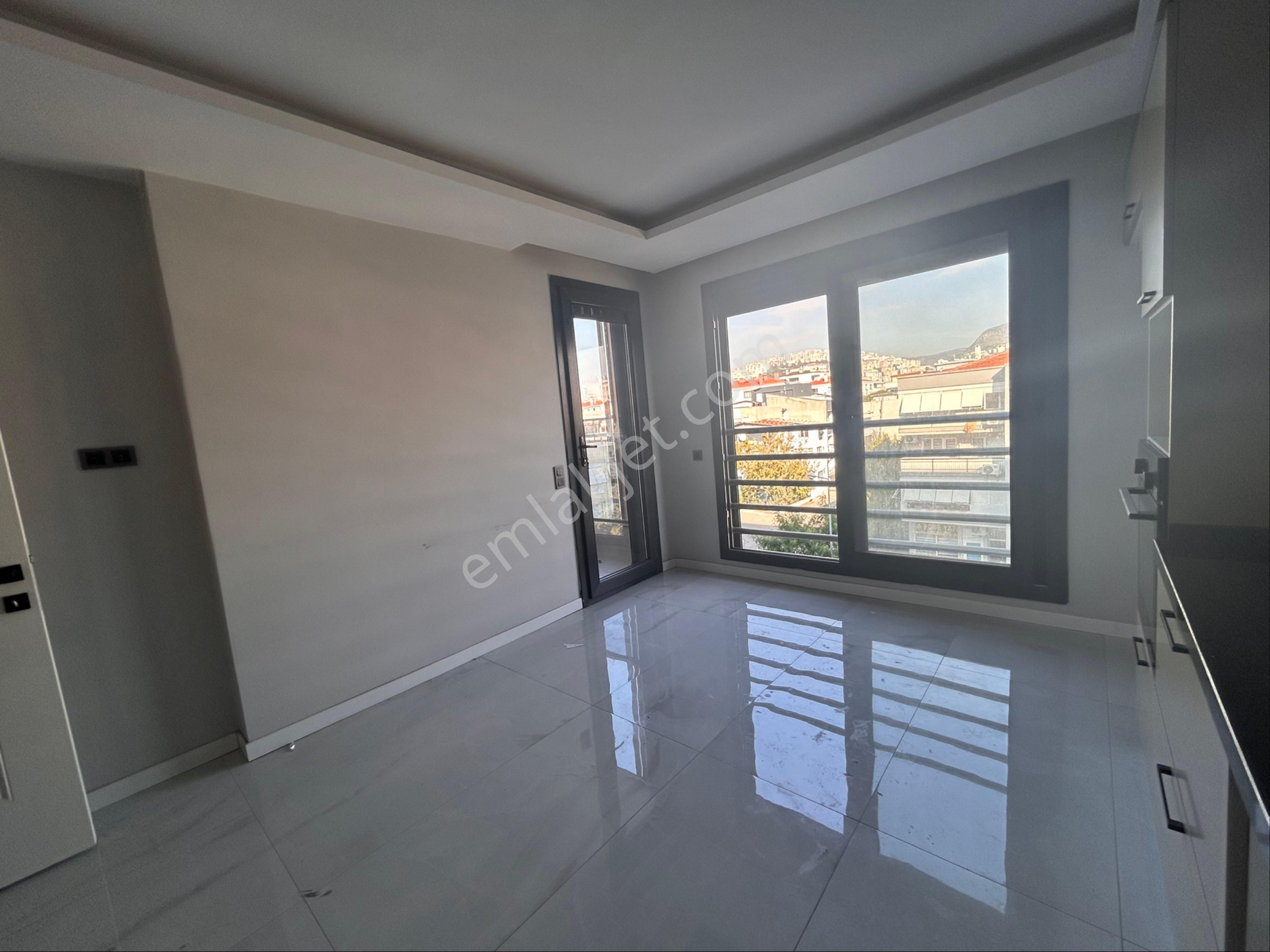 İzban Tramvay Yakını Havuzlu Geniş 3+1 Kiralık Daire - Görsel 10