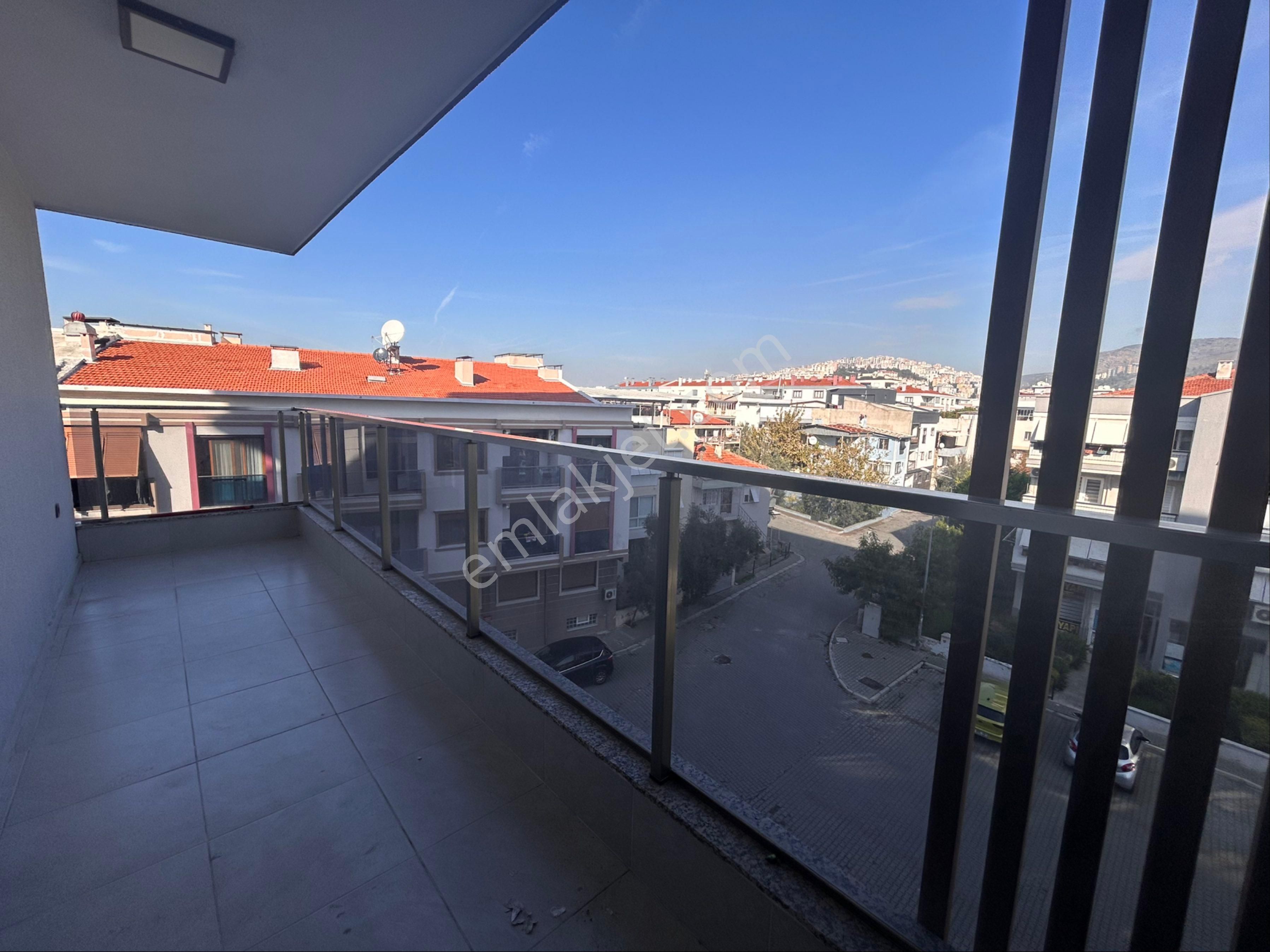İzban Tramvay Yakını Havuzlu Geniş 3+1 Kiralık Daire - Görsel 19