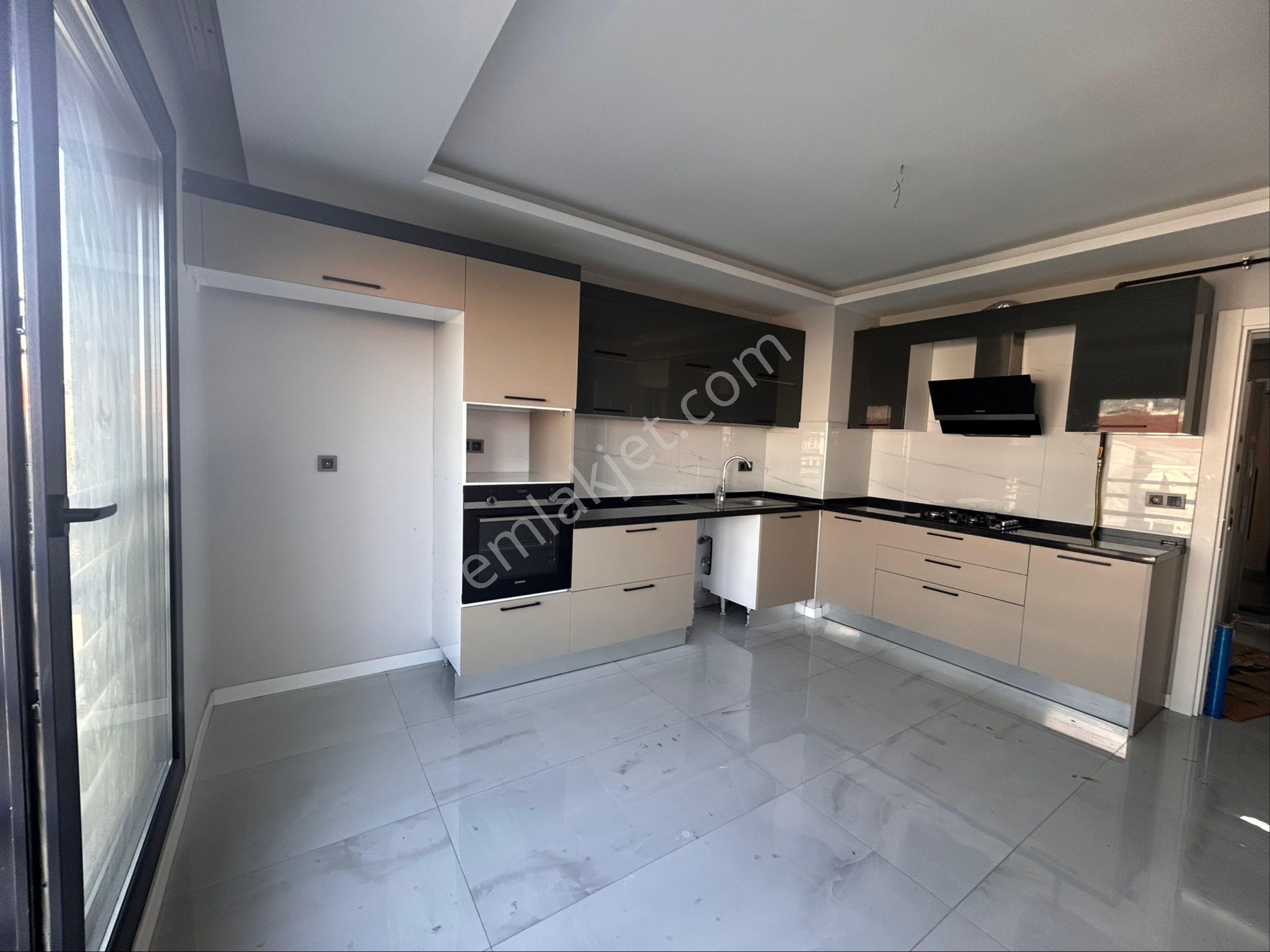 İzban Tramvay Yakını Havuzlu Geniş 3+1 Kiralık Daire - Görsel 11