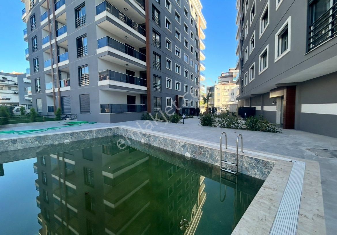 İzban Tramvay Yakını Havuzlu Geniş 3+1 Kiralık Daire - Görsel 3