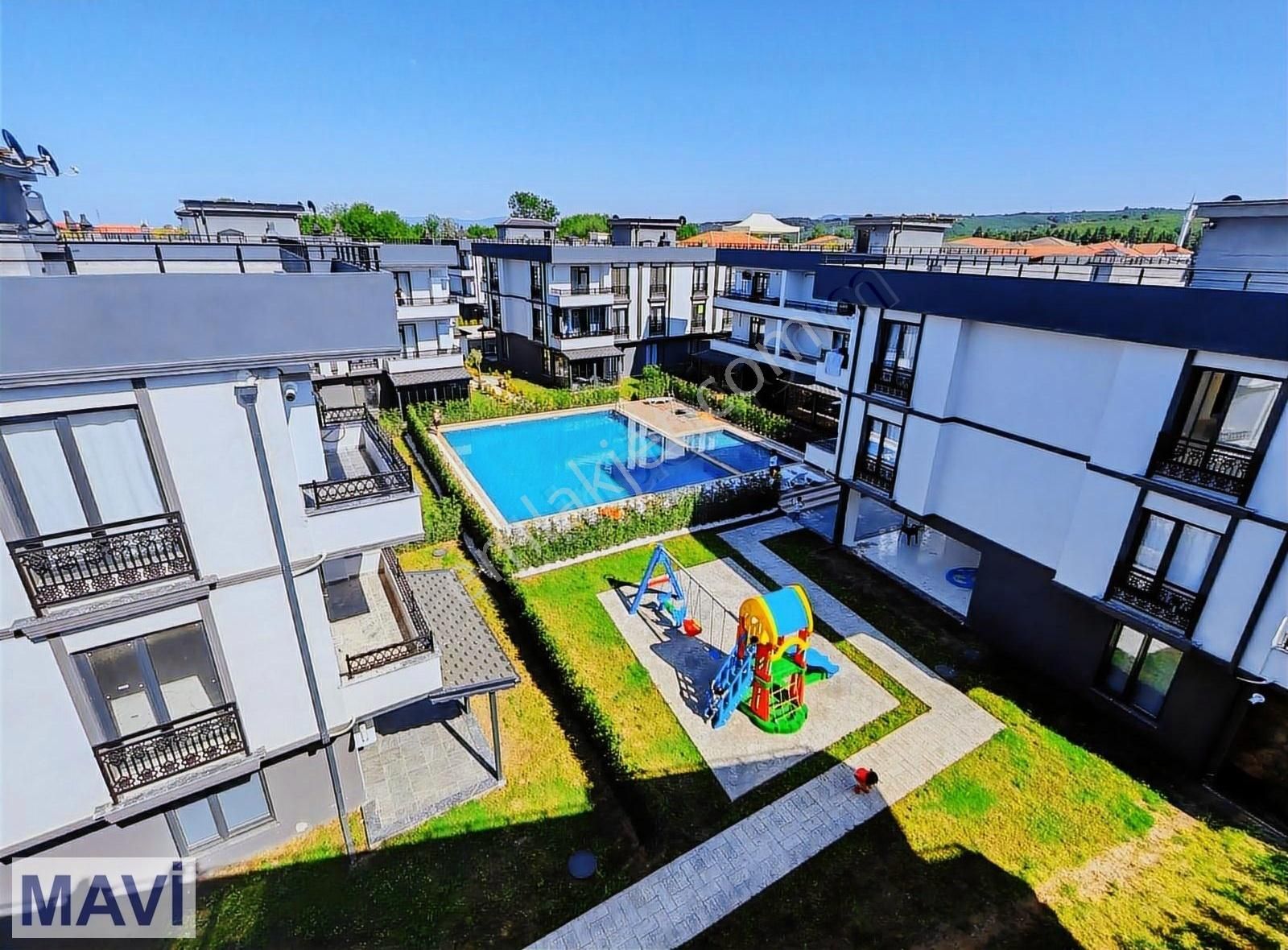 Havuzlu Seyir Teraslı 2+1 Oyun Parklı Yürüyüş Alanlı Remax Mavi - Görsel 2