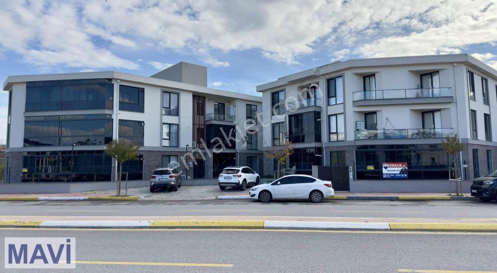 Remax Mustafa Öz 3+1 135m² Lüks Site İçi Y. Isıtma Ebev. Banyosu