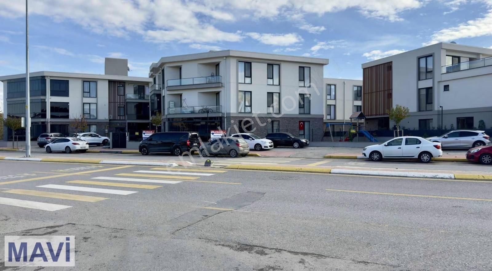 Remax Mustafa Öz 3+1 135m² Lüks Site İçi Y. Isıtma Ebev. Banyosu - Görsel 17