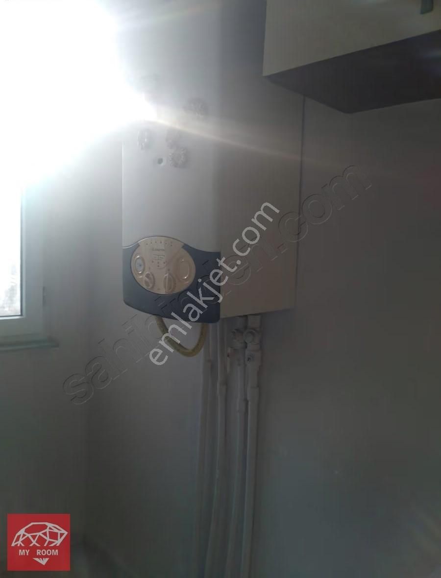 Ümraniye Tepeüstü Mahallesinde 2+1 Kiralık Daire - Görsel 13