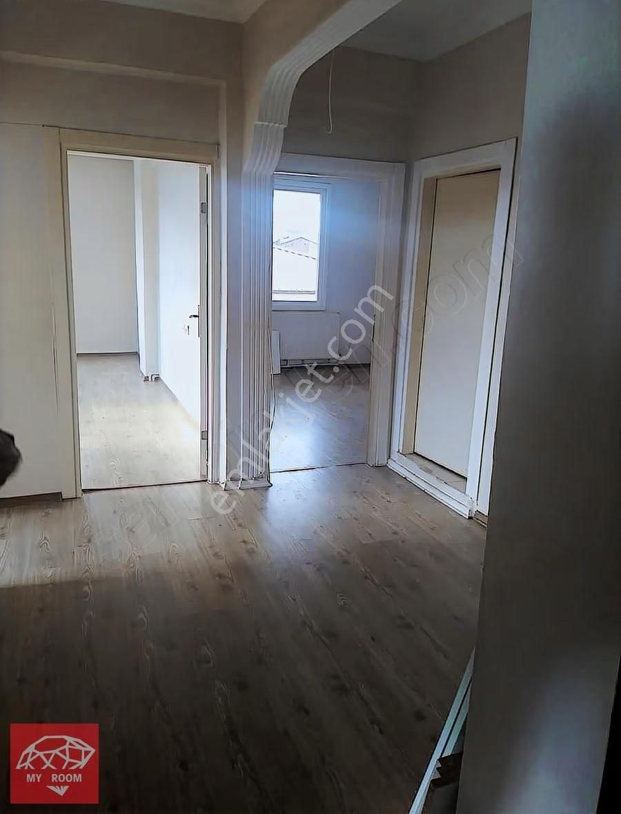 Ümraniye Tepeüstü Mahallesinde 2+1 Kiralık Daire