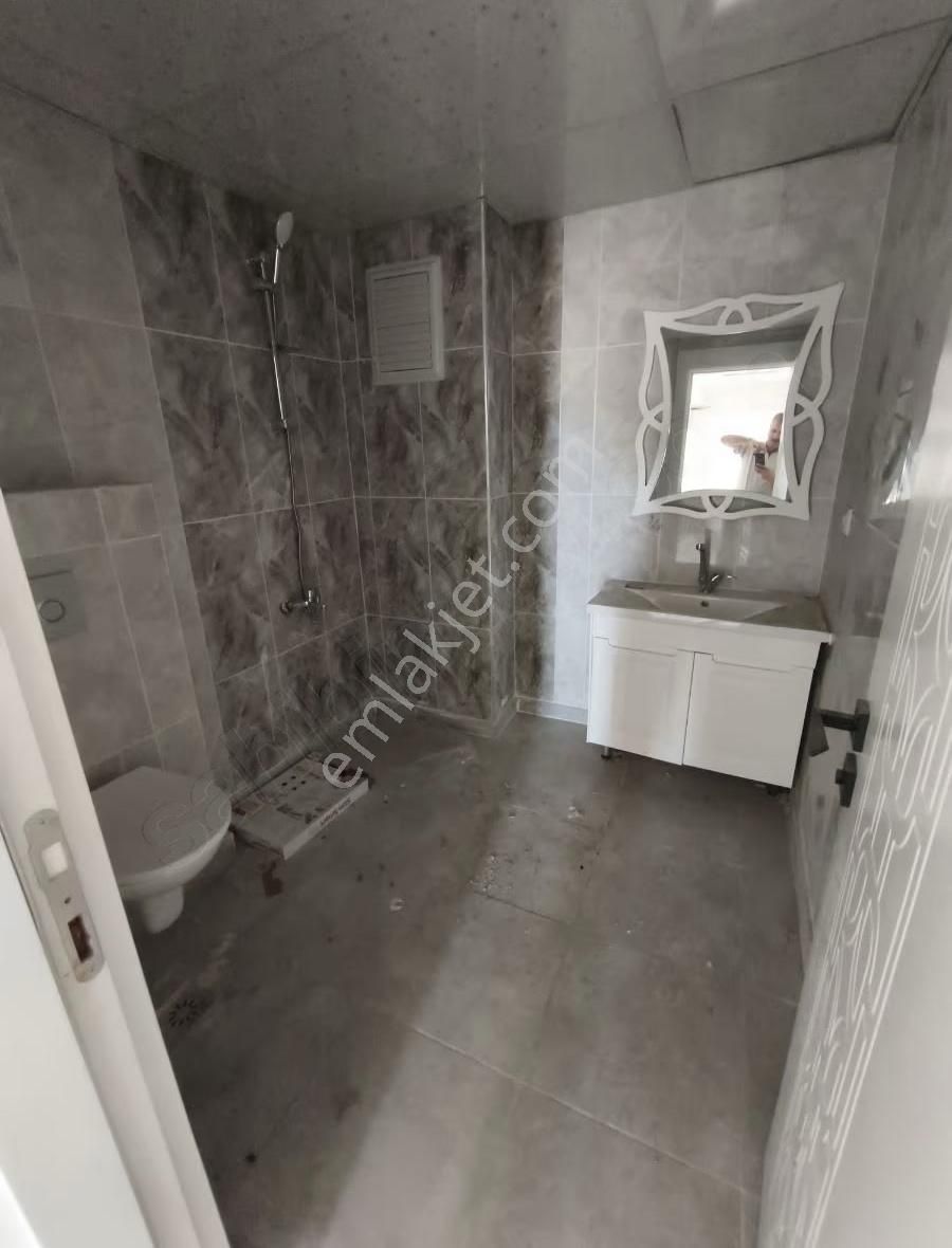 Seyran Emlaktan İzka İnsaatta Satılık 1.kat Ön Cephe 2+1 Daire - Görsel 9