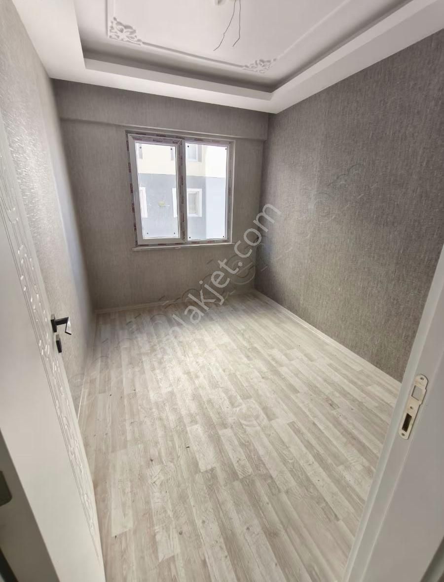 Seyran Emlaktan İzka İnsaatta Satılık 1.kat Ön Cephe 2+1 Daire - Görsel 10