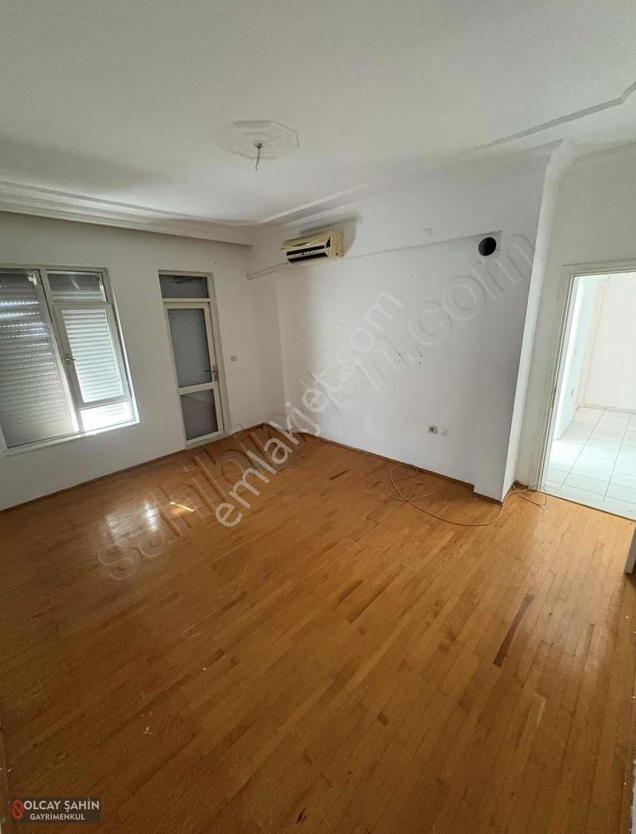 Fener'de B.ecevit Bulvarına Cephe-arakat-ebeveyn Banyolu 3+1 - Görsel 9