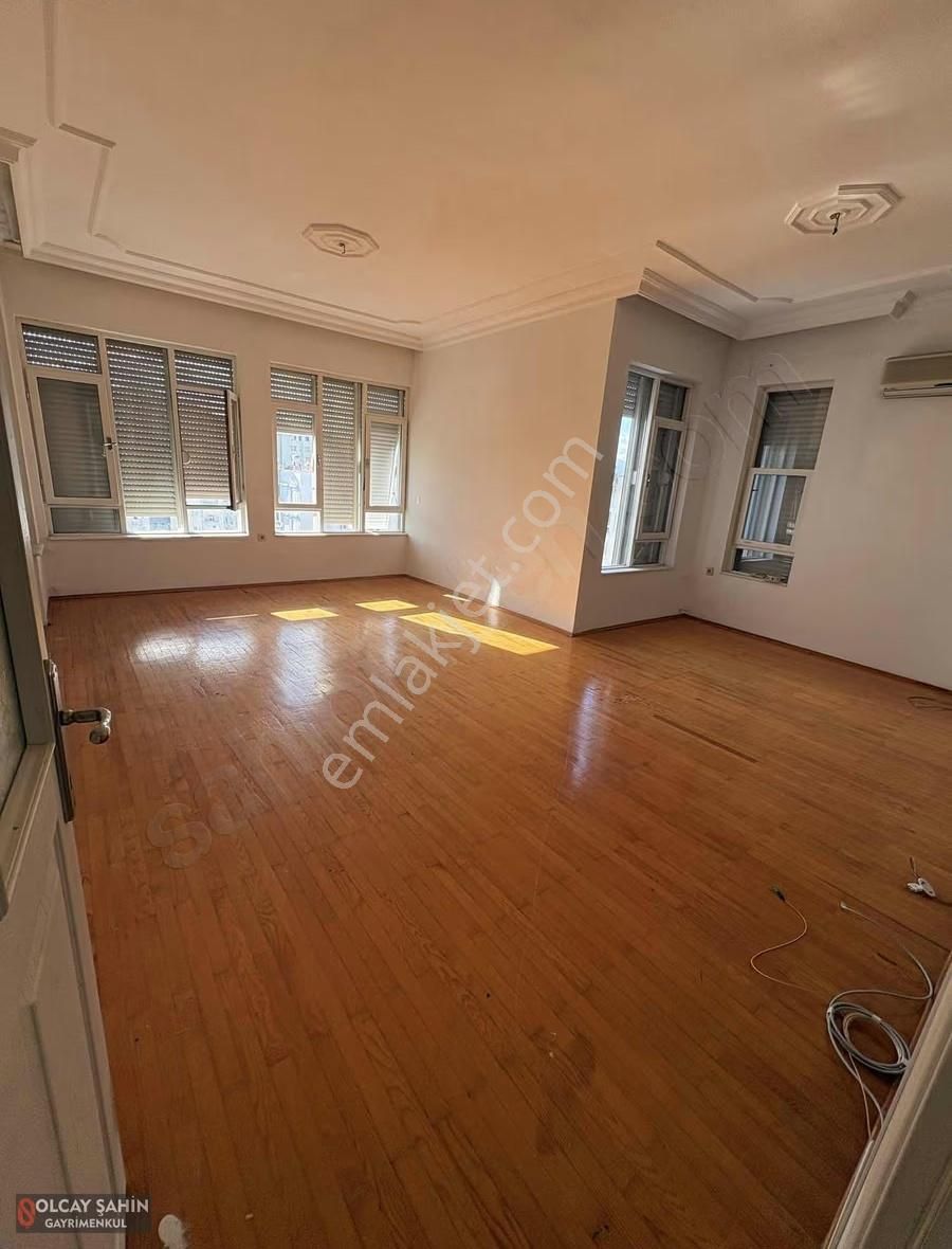 Fener'de B.ecevit Bulvarına Cephe-arakat-ebeveyn Banyolu 3+1 - Görsel 19