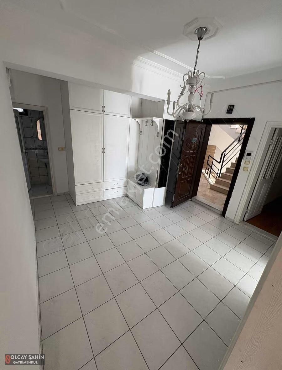 Fener'de B.ecevit Bulvarına Cephe-arakat-ebeveyn Banyolu 3+1 - Görsel 4