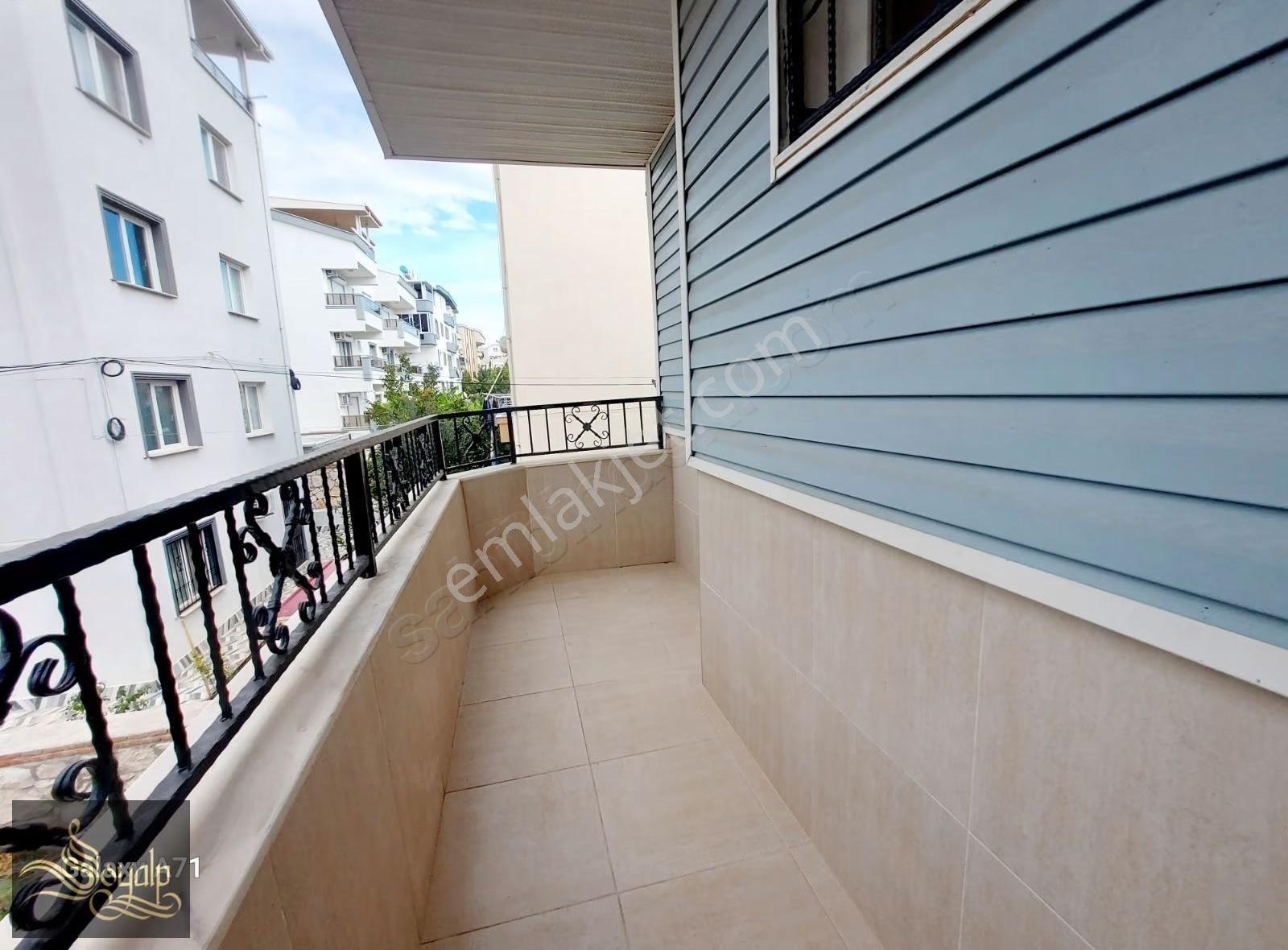 Didim Merkezde 4+1 Ayrı Mutfak Asansörlü Villamız Satılık - Görsel 23