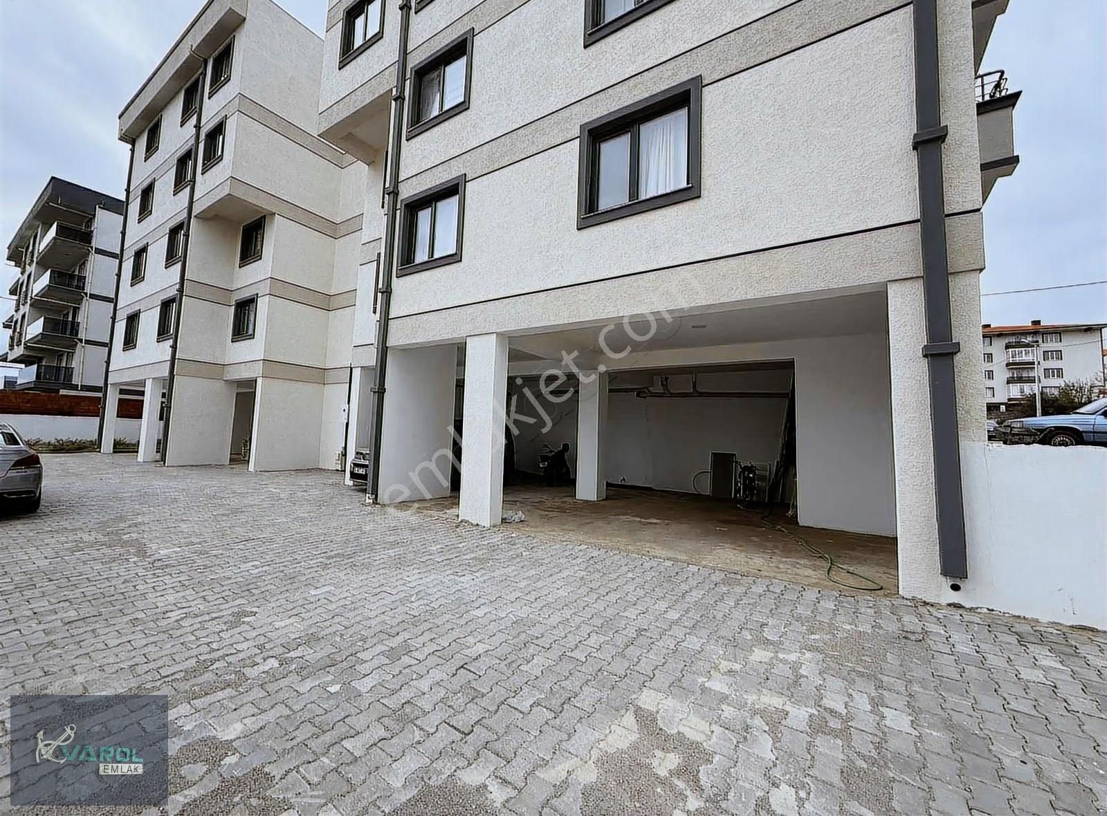 Teras Kafe Yakını 2+1 Kapalı Mutfak Doğalgazlı Geniş Ferah Daire - Görsel 3