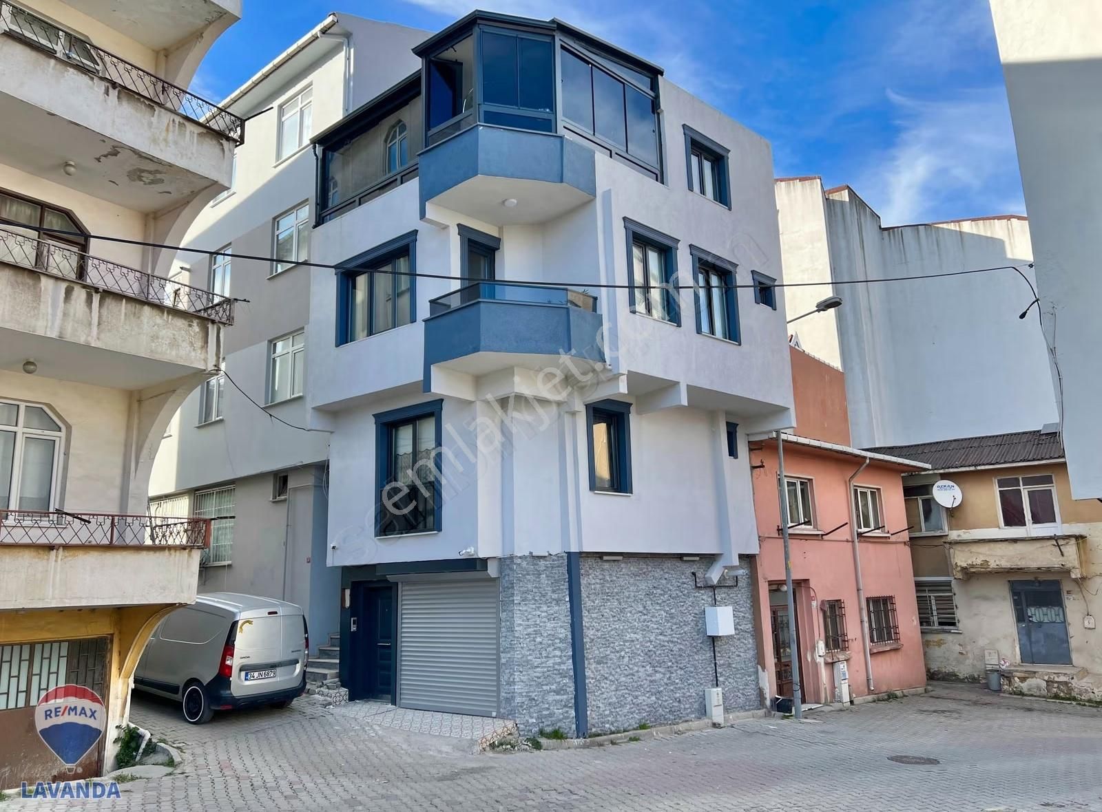 Mimarsinanda Deniz Manzaralı Full Eşyalı Kiralık Müstakil Villa