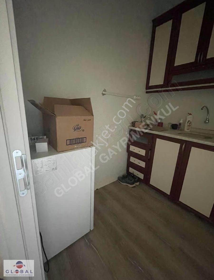 Globalden Şehir Merkezinde Eşyalı Kiralık Ofis - Görsel 9