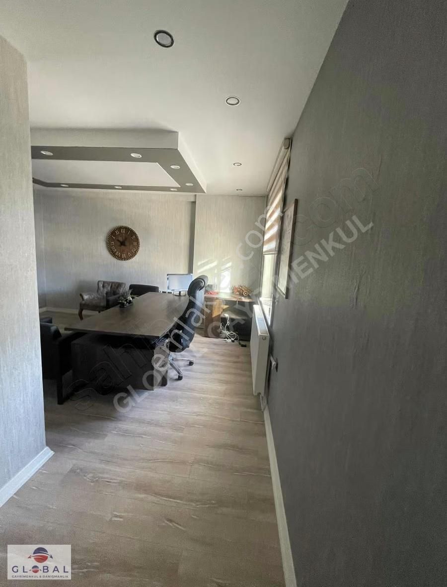 Globalden Şehir Merkezinde Eşyalı Kiralık Ofis - Görsel 10