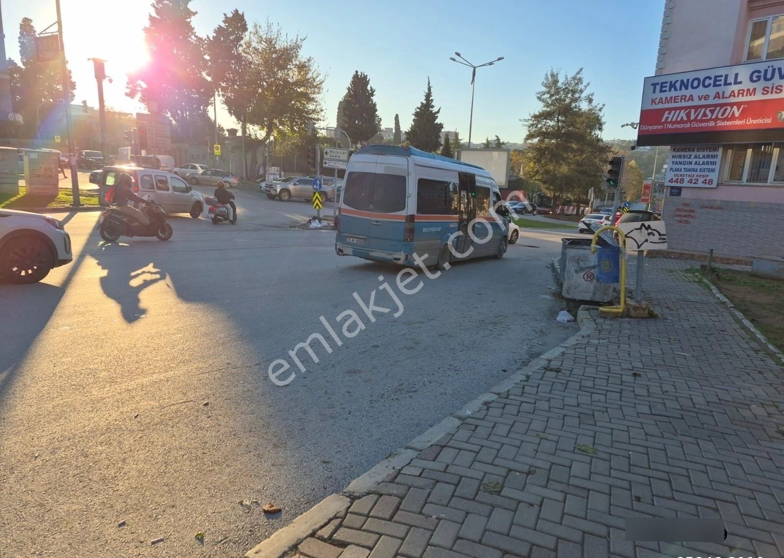 Buca Hürriyet Mahallesinde//nato Karşısı//kemal Sunal Parkyanı/160/3+1/16yıl/önü Açık Ferah Daire - Görsel 4