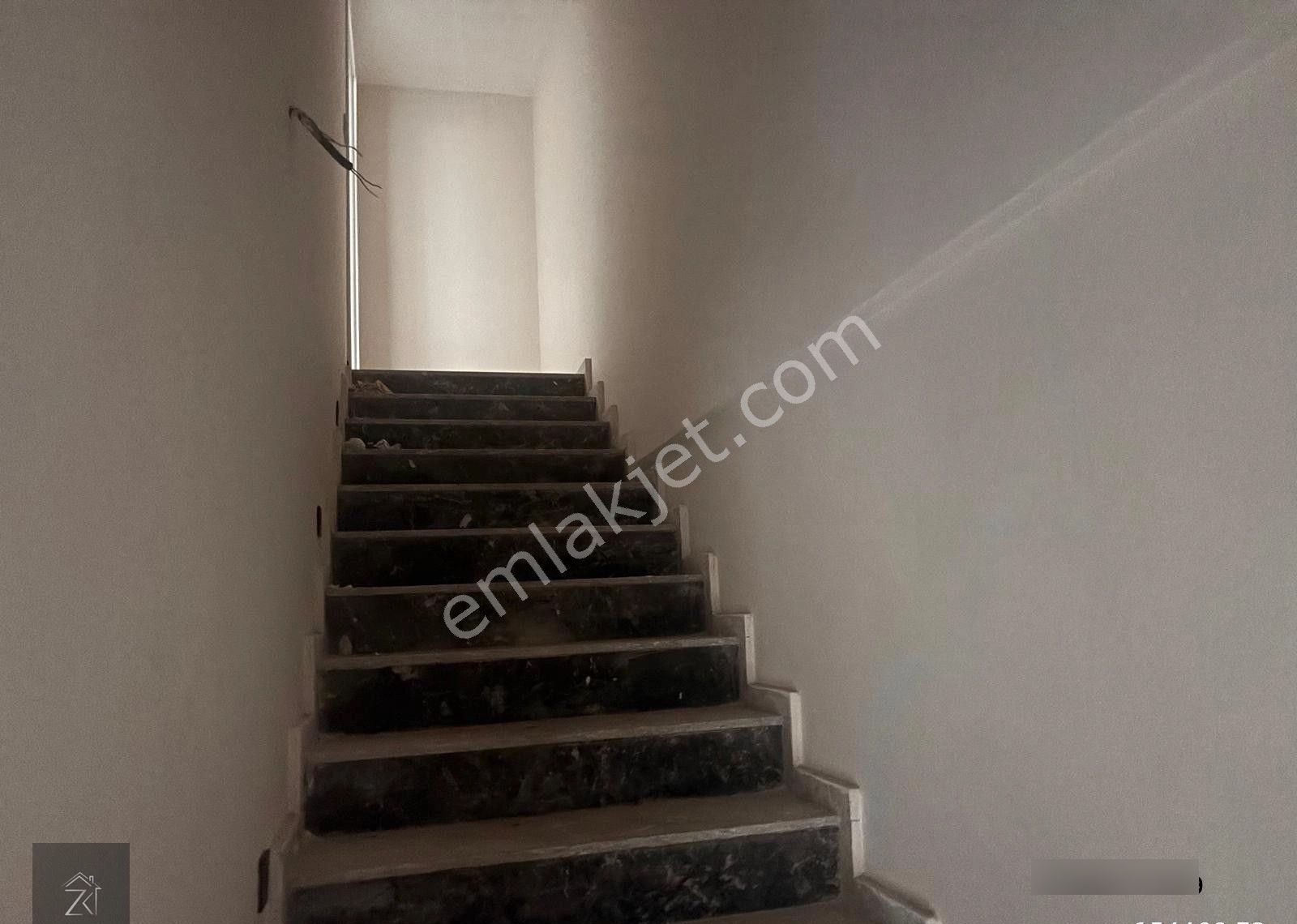 Balçova Çetin Emeç'te Deniz Ve Doğa Manzaralı Sıfır Tripleks Villa - Görsel 21