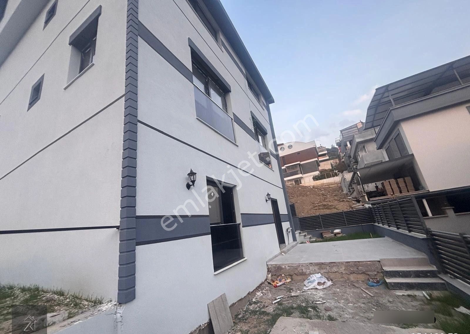 Balçova Çetin Emeç'te Deniz Ve Doğa Manzaralı Sıfır Tripleks Villa - Görsel 24