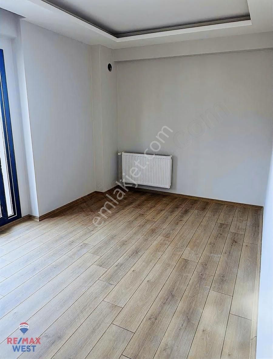 Çamdibi Tuval Yapıda Kiralık 1+1 Daire - Görsel 3