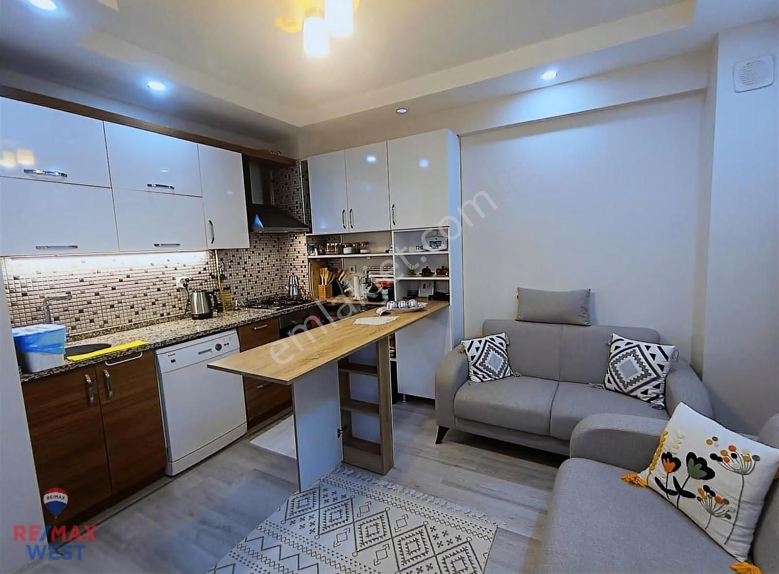 Alaybey Sahile Çok Yakın Balkonlu Arakat 1+1 - Görsel 7