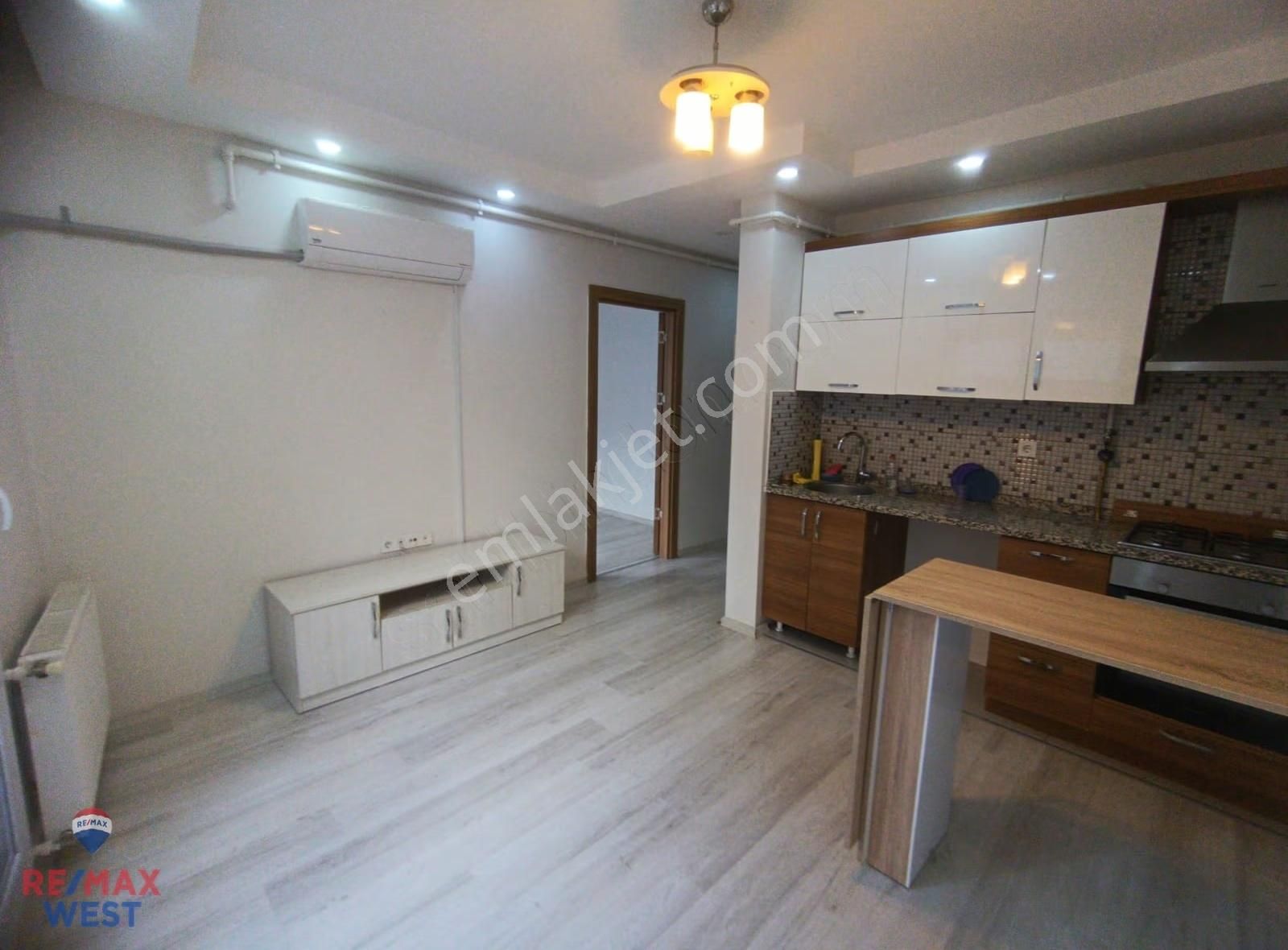 Alaybey Sahile Çok Yakın Balkonlu Arakat 1+1 - Görsel 13