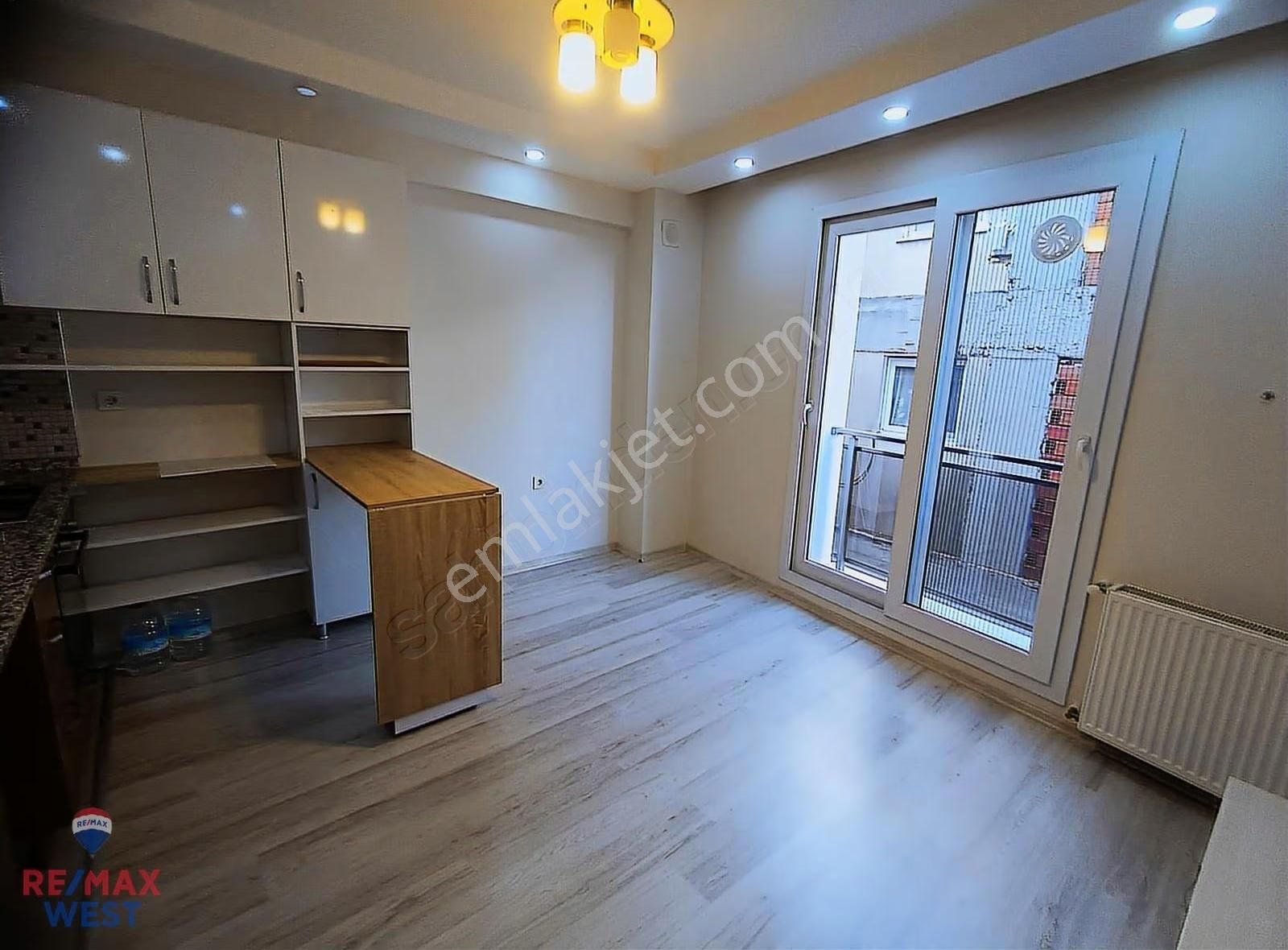 Alaybey Sahile Çok Yakın Balkonlu Arakat 1+1 - Görsel 10