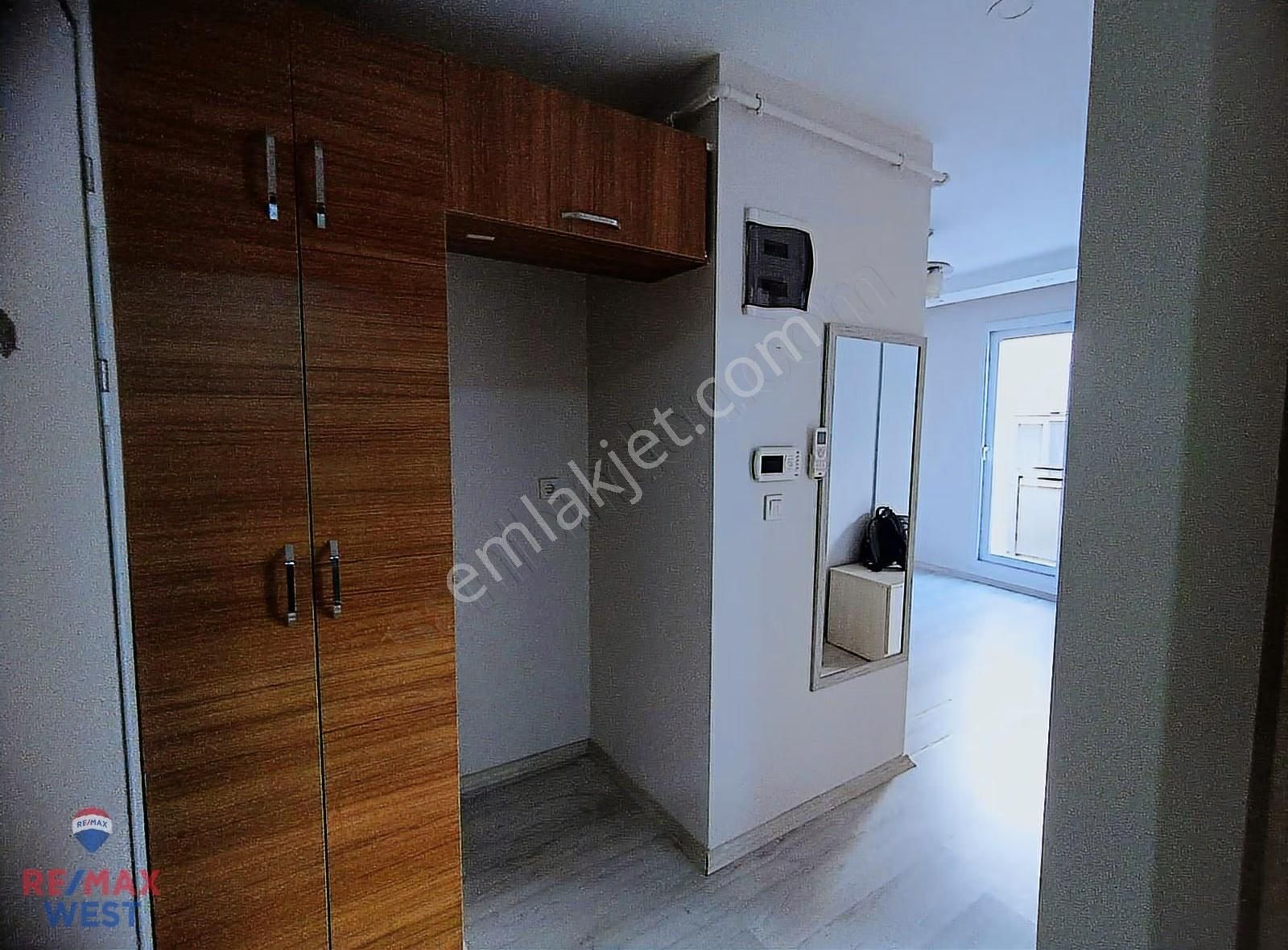 Alaybey Sahile Çok Yakın Balkonlu Arakat 1+1 - Görsel 11