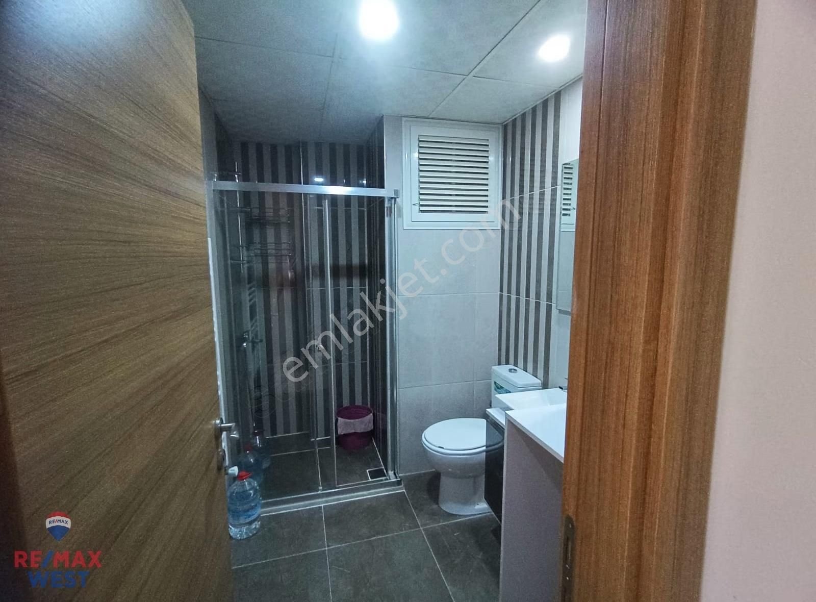 Alaybey Sahile Çok Yakın Balkonlu Arakat 1+1 - Görsel 12