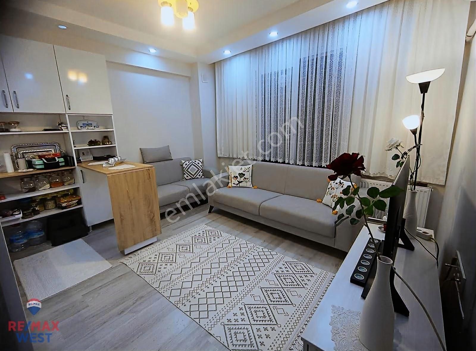 Alaybey Sahile Çok Yakın Balkonlu Arakat 1+1 - Görsel 2