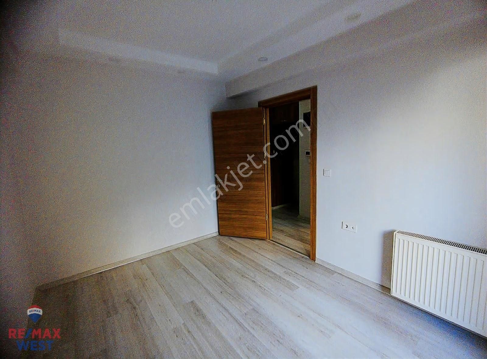 Alaybey Sahile Çok Yakın Balkonlu Arakat 1+1 - Görsel 9