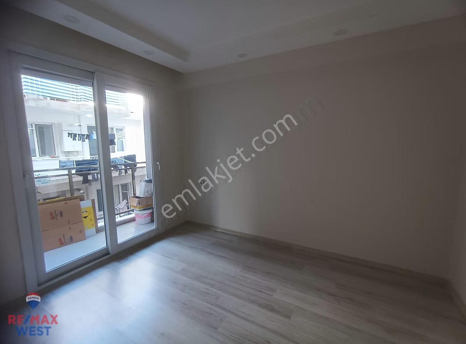 Alaybey Sahile Çok Yakın Balkonlu Arakat 1+1 - Görsel 16