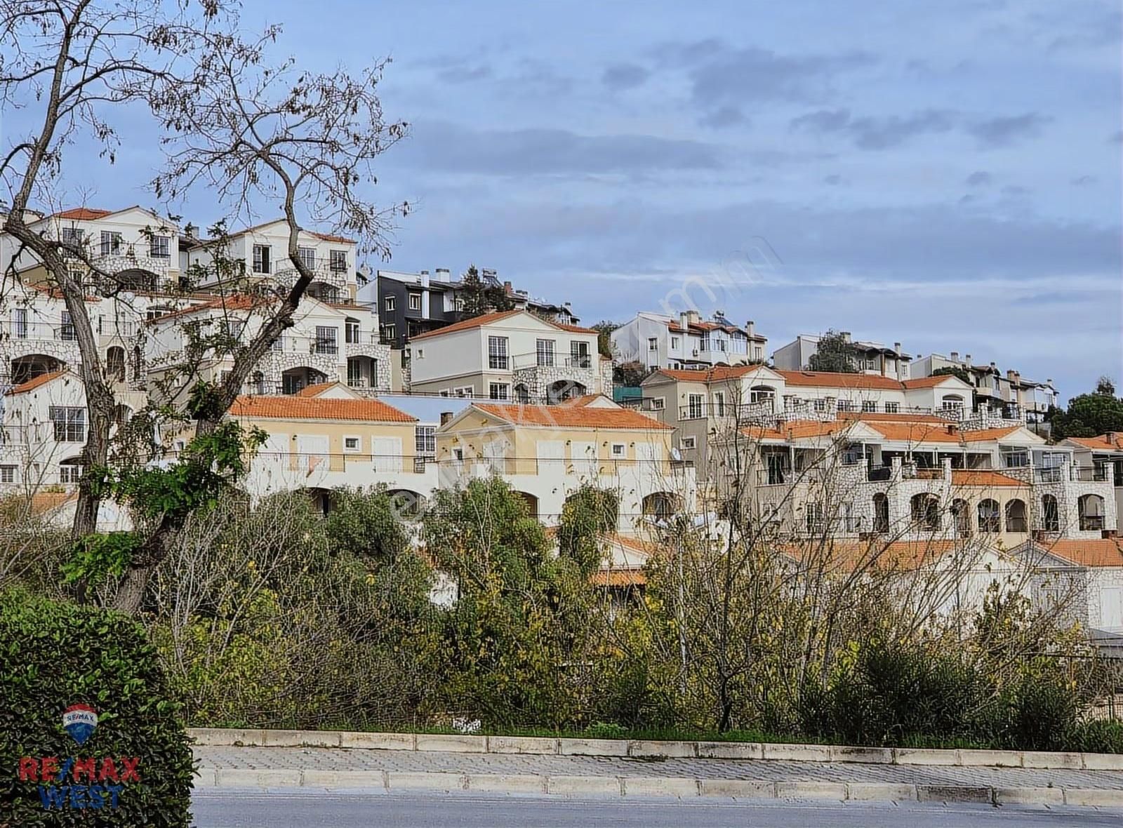 Menemen Villakent İmarlı 589 Metkare Satılık Villa Arsası