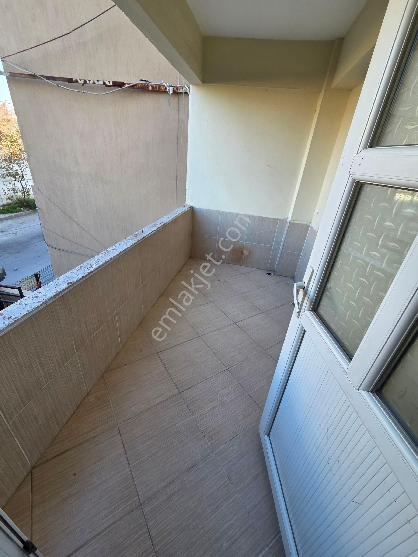 Ege Üni Dibinde 2+1 Eşyalı Doğalgazlı Kiralık Daire - Görsel 7